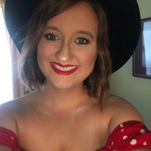 Meet your Posher, Desiree